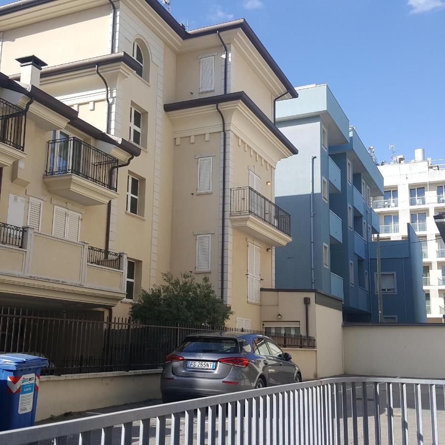 Residence Ducale Римини Екстериор снимка