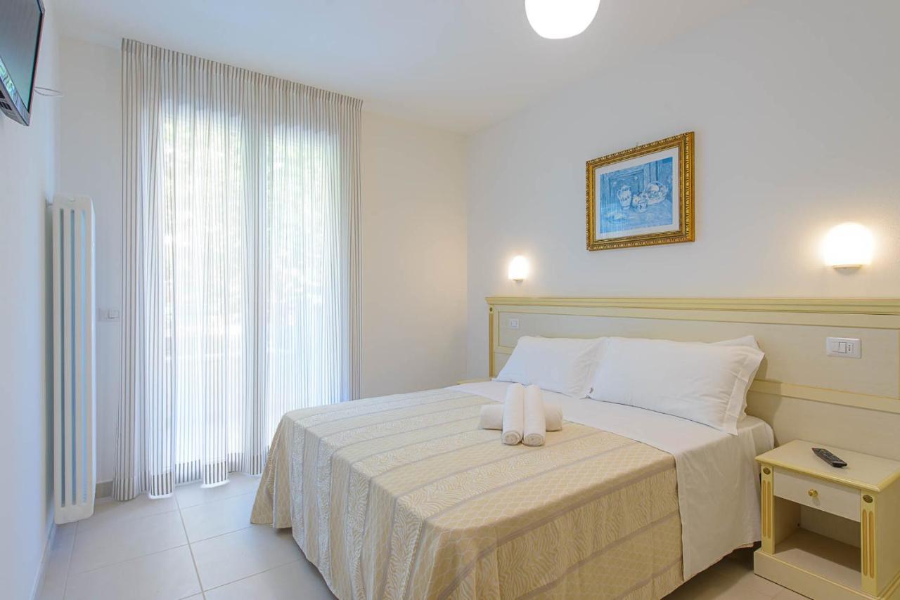 Residence Ducale Римини Екстериор снимка