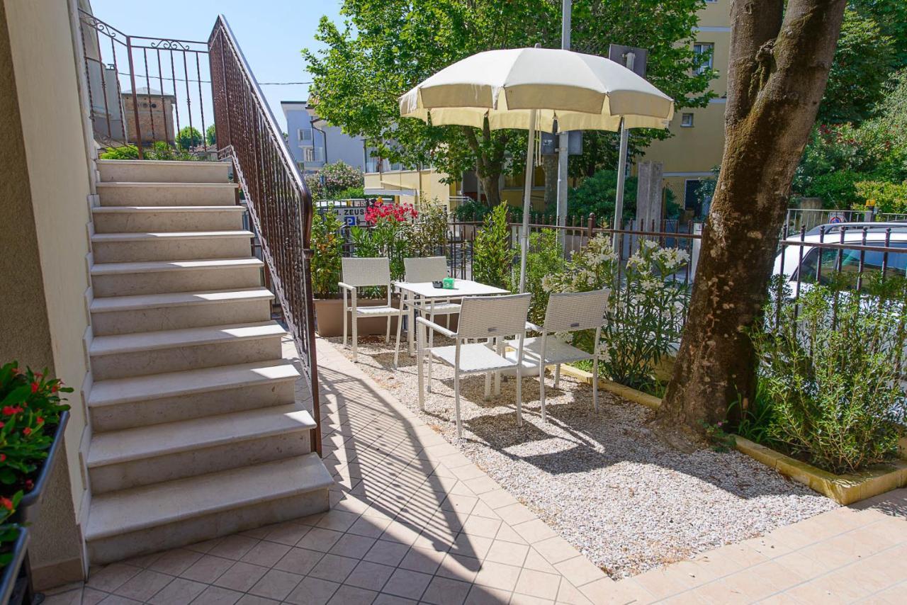 Residence Ducale Римини Екстериор снимка