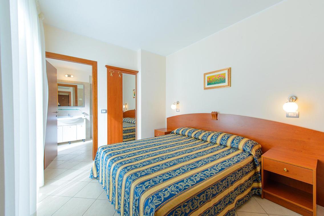 Residence Ducale Римини Екстериор снимка