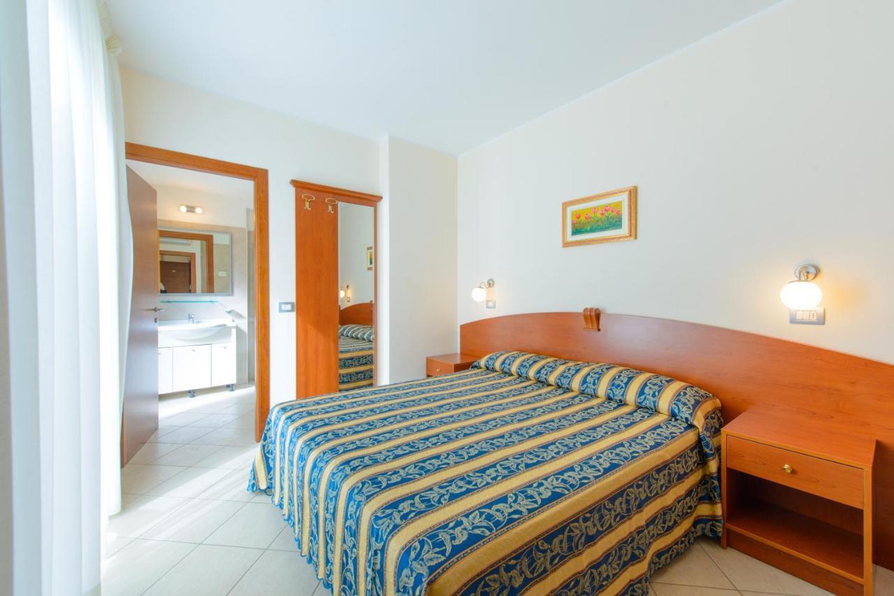 Residence Ducale Римини Екстериор снимка